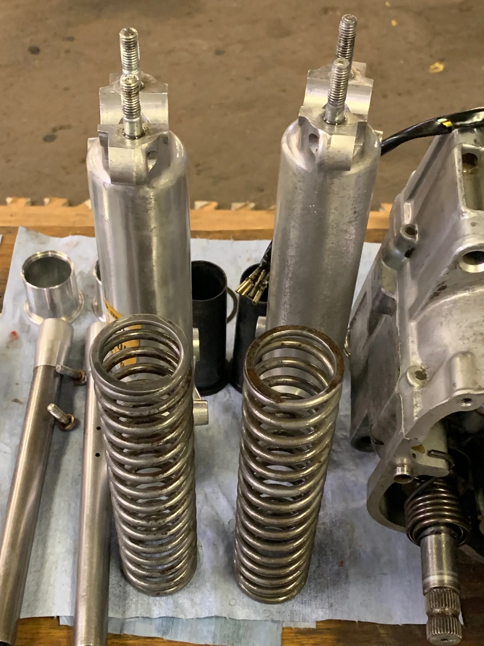 Fork tubes and springs cleaned of rust